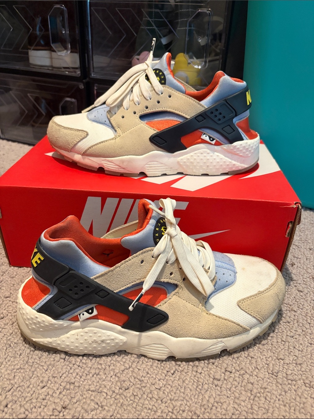 Nike Kids Beige, Light Blue & Orange Huarache-Style Sneakers